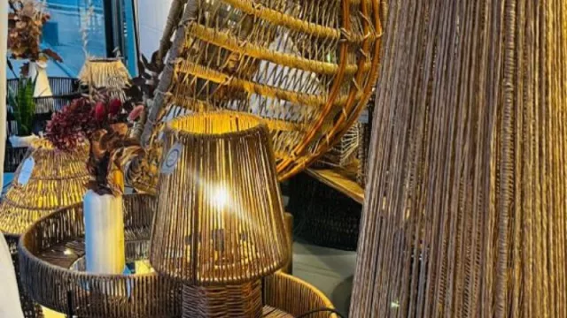 Si te gusta la ambientación de Los Aroza, en La Afortunada Deco la fabricás con tus propias manos (y te la llevás a tu casa)