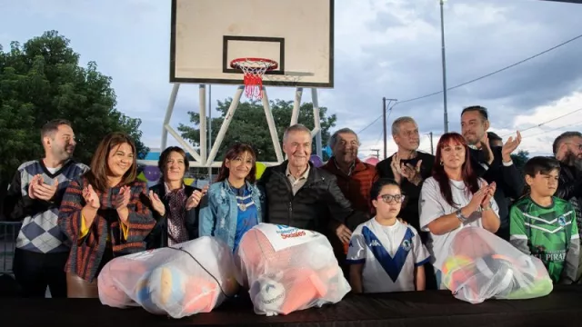 Está prevista la construcción de 55 polideportivos en total en la ciudad Capital.