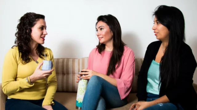 ¿Compartimos un café? “Tejer” redes colaborativas con Sofía Alicio y la Consultora Indi