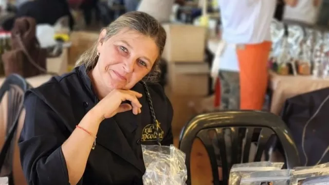 Laura Montalbetti: la chocolatier multipremiada de Arroyito (que produce con chocolates belgas) ofrece franquicias