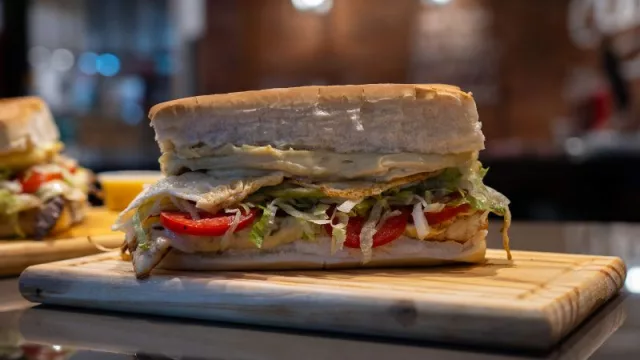 El Candil, un clásico cordobés, se reinventa: deja de ser solo “lomitos” (y espera cerrar el año con 11 sucursales)