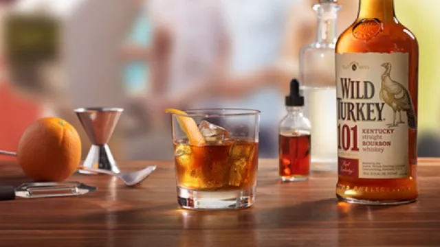  Wild Turkey convoca a votar bartenders por grandes premios (en Córdoba: Francis y la Cova del Drac) 