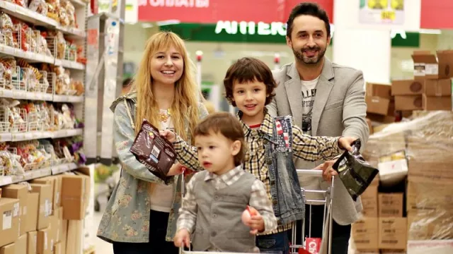 Cada vez más chilenos llegan a Mendoza para realizar sus compras del mes (productos de almacén, perfumería, limpieza y comestibles entre los más elegidos)