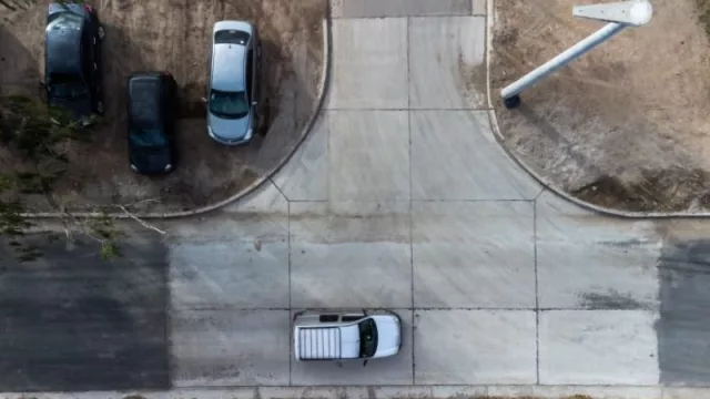 Liberaron, pavimentaron y habilitaron una calle ocupada durante cuatro décadas