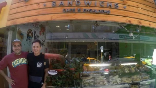 Manqui´s, la sanguchería al paso que despacha 2.500 piezas por semana (la clave: atendida por dueños)