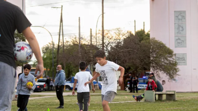 El gobernador Schiaretti habilitó el polideportivo social de barrio Parque de las Rosas