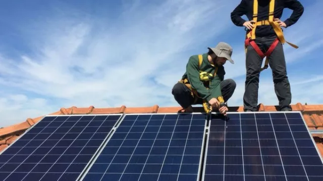 ¿Te animás a un termotanque solar? Creando Energía ya instaló 80 ($ 30.000 de inversión y $ 1.000 por factura)