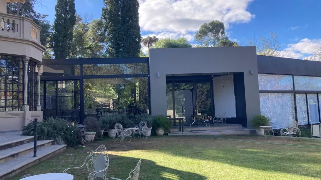 San Leonardo ahora es mucho más que un hotel: así es Arguello & Bouchet (la primera galería que fusiona arte contemporáneo y diseño de autor)