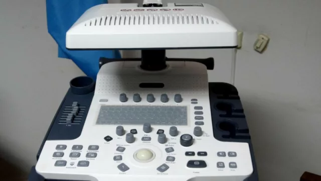 Un nuevo ecógrafo y 20 camas para mejorar la atención en el Hospital de Urgencias