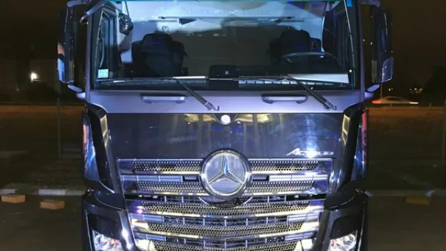 Colcar presentó las nuevas líneas de camiones Mercedes (mantiene el optimismo a pesar de la caída en las ventas)