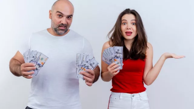 La grieta no es solo argentina: la brecha salarial entre hombres y mujeres se acentúa en el mundo entero (nuestro país no se queda atrás: salarios vs. inflación)