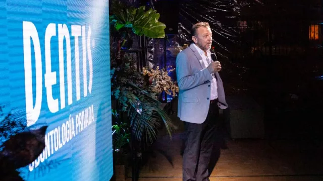 Dr. Javier Mecchia, director general de Dentis