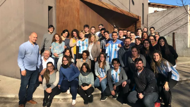 RV + ADN + 25 Watts = 65 personas en comunicación