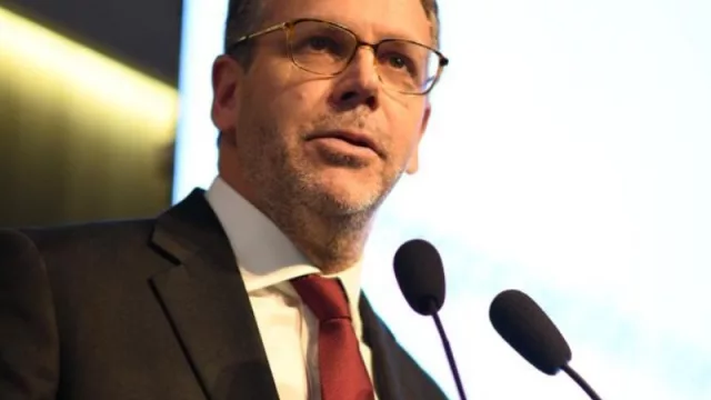 Los tres escenarios que ve Guido Sandleris para las próximas semanas: de default con el FMI a devaluación del 30% (cuál es más probable)