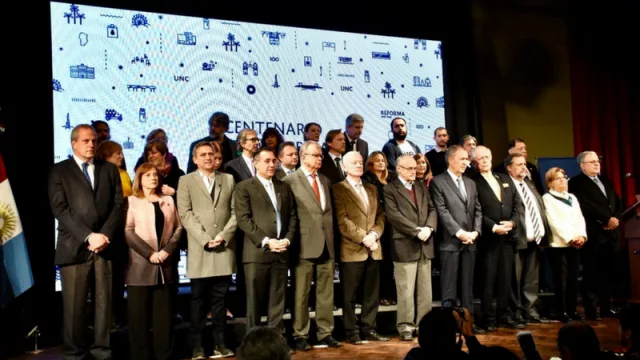 La ciudad de Córdoba conmemoró los 100 años de la Reforma Universitaria