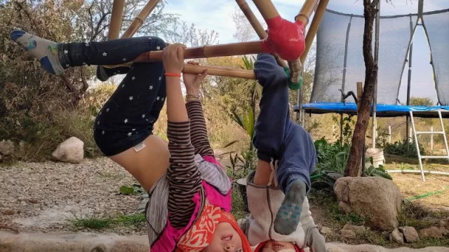 Kaia, el emprendimiento de juguetes para niños de bambú (nacido en el medio de la selva) que promueve el crecimiento en libertad