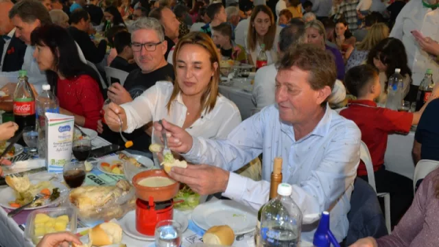 Calchín Oeste: el cocinero estrella del Festival de la Bagna Cauda comparte sus secretos para hacer esta comida en casa (si hace frío, mejor)