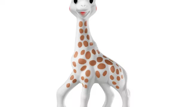 La jirafa más famosa ya está en Argentina (se vendieron más de 2.000 Sophie)