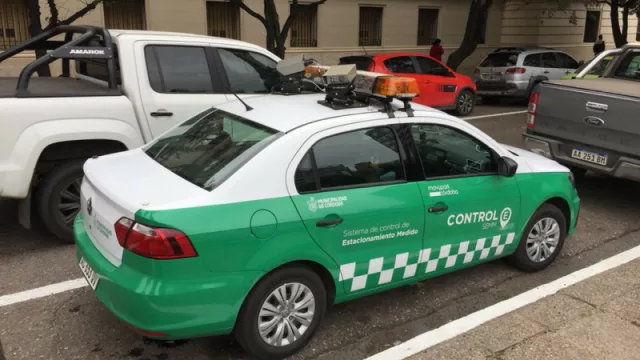 Presentan un vehículo con tecnología de avanzada para controlar el estacionamiento medido