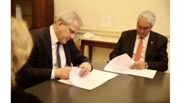 Perczyk firmó convenio con la Fundación Observatorio Pyme para potenciar prácticas formativas y profesionalizantes