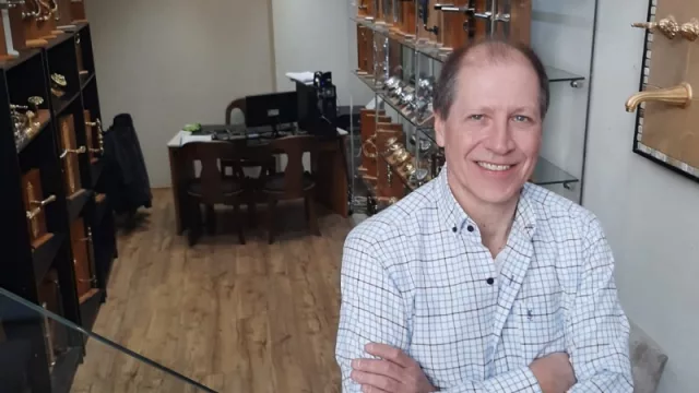 Con la 3° generación al mando, Schätz (la mítica fabrica de herrajes y griferías) se renueva