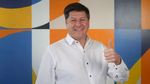 Gustavo Intili: “La venta es estar en el momento oportuno, pegarla y seducir al cliente”