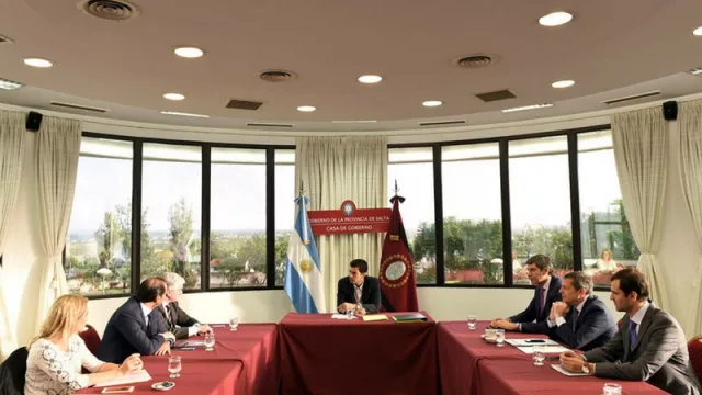 Urtubey y su gabinete económico siguen el impacto en Salta de los movimientos económicos