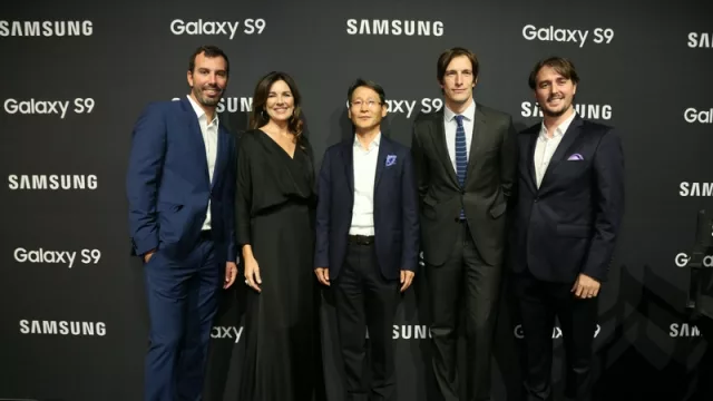 Drobeta, Frigerio, Lee, De Pineda y Del Pino en la lanzamiento del Galaxy S9