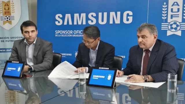 Samsung puso un pie en Rusia 2018 junto con la camiseta de Uruguay