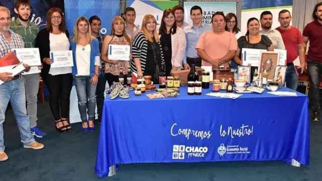 El Gobierno entregó 16 nuevos microcréditos a emprendedores chaqueños