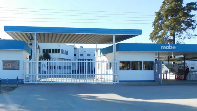 En Luque, Mabe comenzó con la instalación de una nueva línea de producción de cocinas (invertirá 23 millones de dólares)