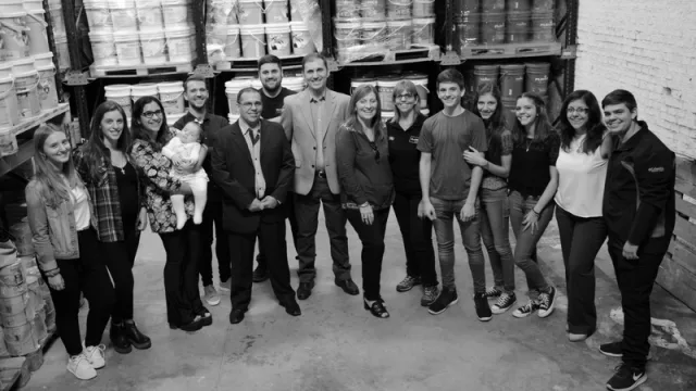 Pia, Fernanda, Florencia, Santiago, Pablo, Matias, Fernando, Marcela, Elsa, Juan Cruz, Macarena, Guadalupe, Agustina y Ayrton. Mía se llama la bebe de Flor. Y a Pilar le queda poco en la panza de Fer. - Foto: Marco Cabral