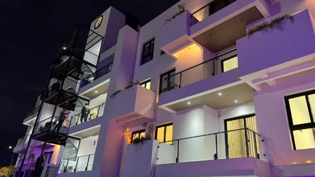 1 de 4: Grupo Calypso inauguró la primera de las cuatro torres de "Egeo" (piletas sobreelevadas y huertas hidropónicas, entre sus innovaciones)