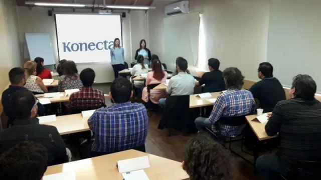 Konecta Argentina toma el servicio de atención al cliente de YPF (atenderá consultas de más de 1.500 estaciones)