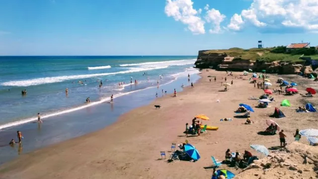 Las olas y el viento, cada vez más lejos: la quincena (de enero) promedia los US$ 2.000 en la costa argentina