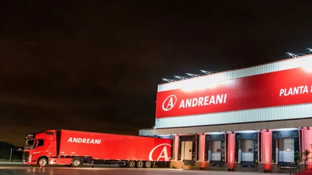 Andreani crece y crece: estrenó planta en Córdoba y desembarca en Uruguay (apuesta a vehículos eléctricos)