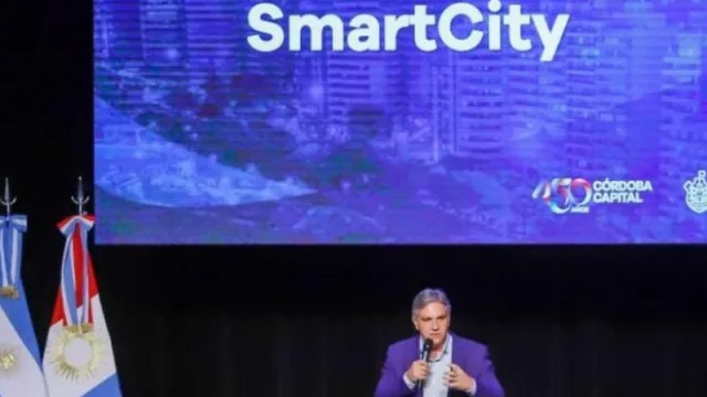 Llaryora junto a secretarios municipales presentaron las transformaciones digitales que posicionan a Córdoba como Ciudad Inteligente