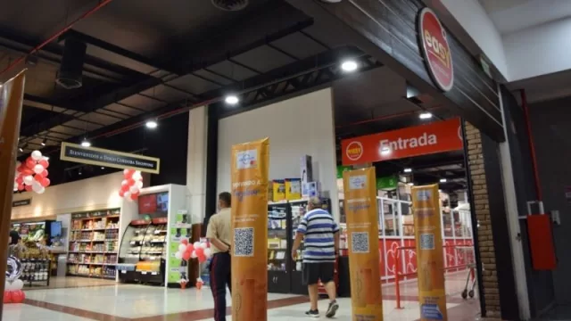 Desde ahora se podrá acceder a ambas sucursales mediante un pasillo que las conecta.