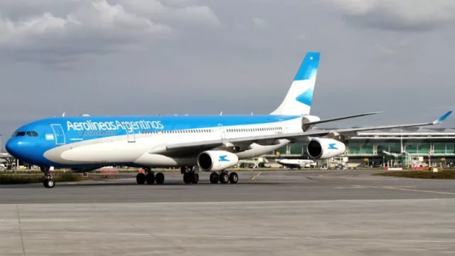 Aerolíneas suspendió la venta de pasajes por rotura de varias aeronaves