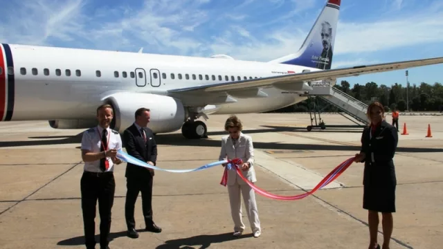 El Ministerio de Turismo junto a los Reyes de Noruega en el inicio oficial de las actividades Norwegian Air en Argentina