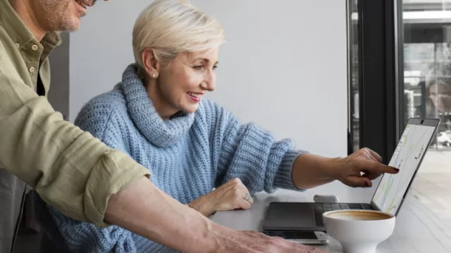 En los últimos 14 años, el empleo en personas mayores de 55 años ha aumentado en un 78% (superando el incremento del 37% en el empleo de jóvenes)