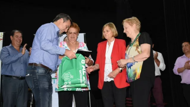 Mestre firmó convenios de colaboración cultural con 10 comunas y municipios del interior