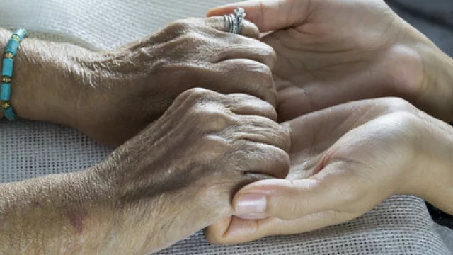 Hombres a los 65 ¿=? Mujeres a los 60