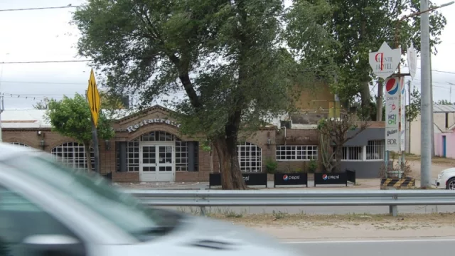 Marcas con historia: El Puente, el recontra clásico restaurante de Pilar con más de medio siglo y la misma carta (Perales, Guarany y Palavecino, entre sus clientes)