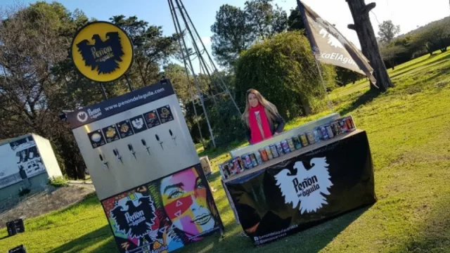 Colonia Caroya: el “sunset birrero” trae cerveza tirada, gastronomía finger food (y los clásicos de Maná)