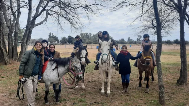 Sinsacate tendrá su peña andariega y solidaria: llega la segunda edición (con formato criollo) de la escuela de Equinoterapia y Equitación Campera