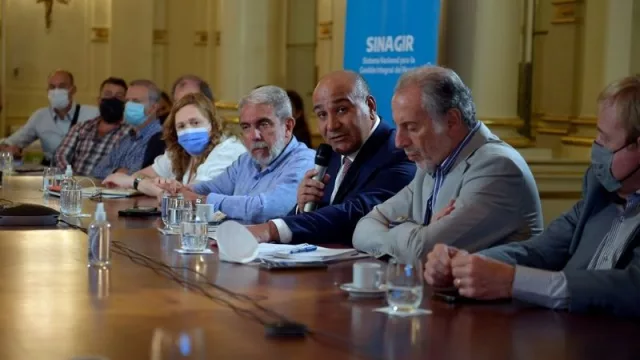 El Gobierno nacional realizó una reunión para dar respuesta a la ola de calor  que se extenderá en casi todo el país