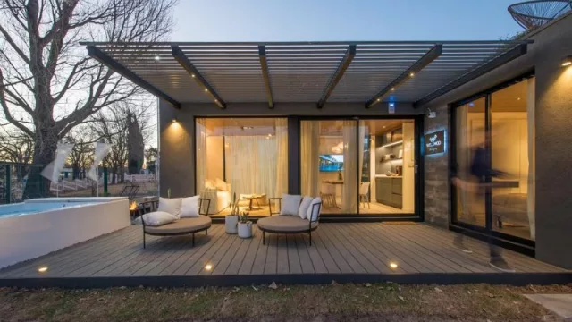 Todavía estás a tiempo de construir tu casa de verano (lista en 90 días) desde 920 dólares el m2 (WellMod, la alternativa de unidades modulares “chic”)