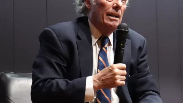 “Argentina está en decadencia por la anticonstitucionalidad de los políticos y la falta de conocimiento” (Antonio María Hernández en la CCC)