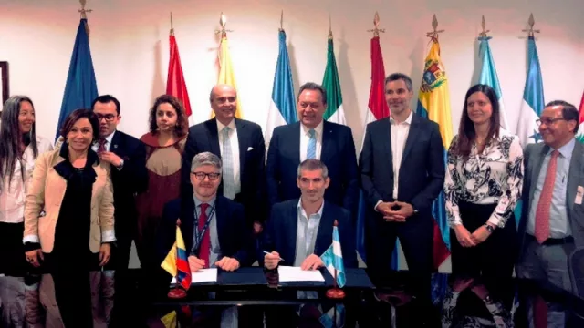 Argentina y Colombia acuerdan extender a 21 frecuencias semanales los vuelos entre Buenos Aires y Bogotá